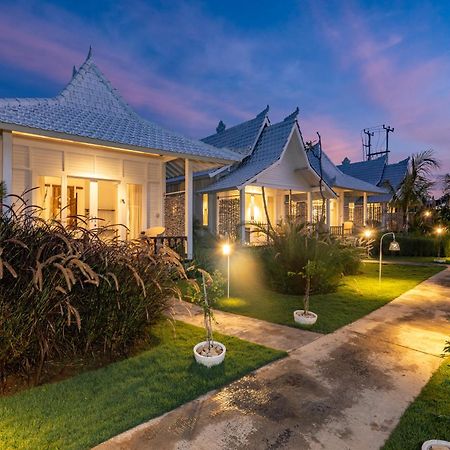 Paus Putih Hotel Lembongan Extérieur photo